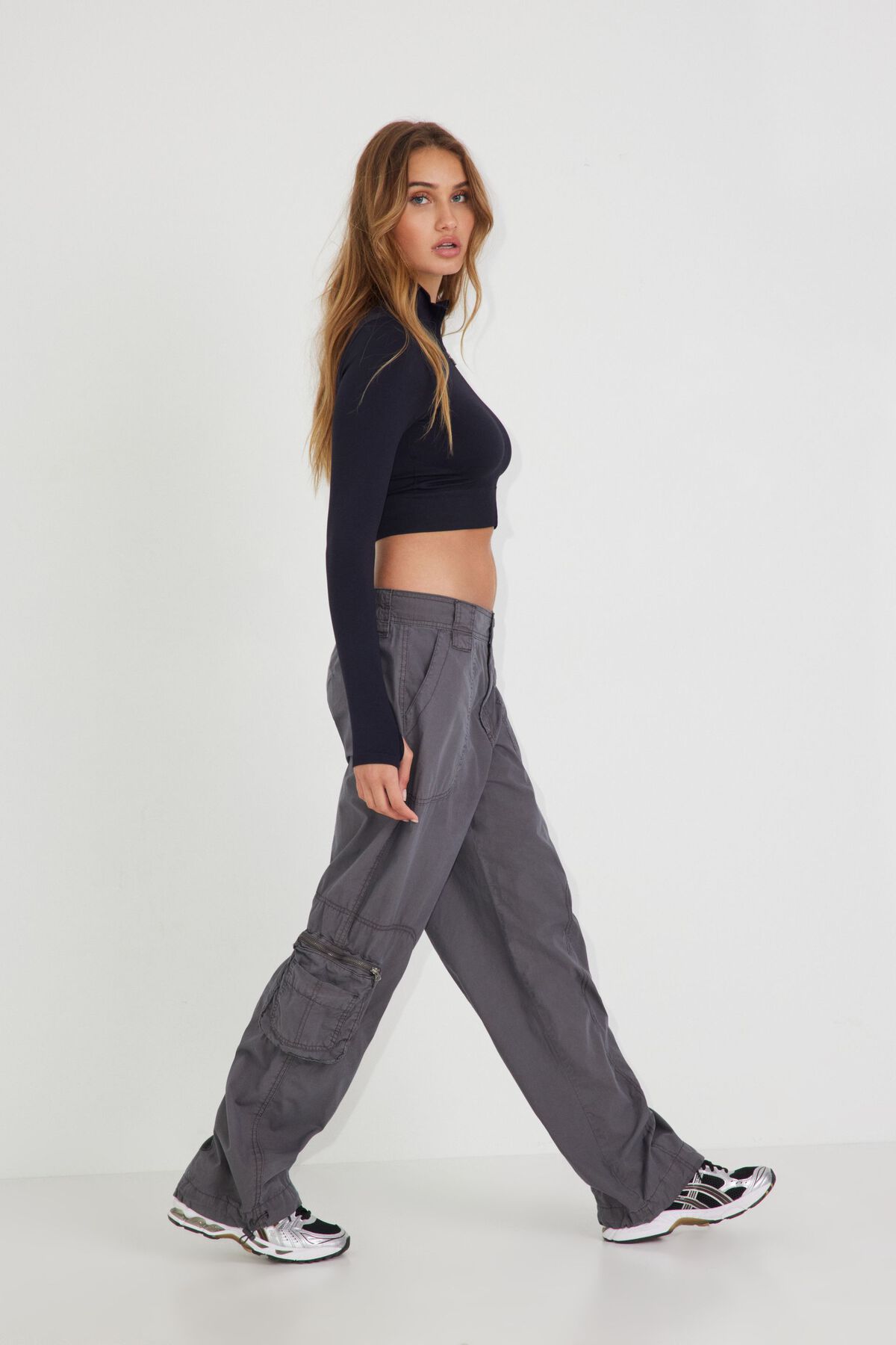 100079378_5GK_alt1_1920x2880