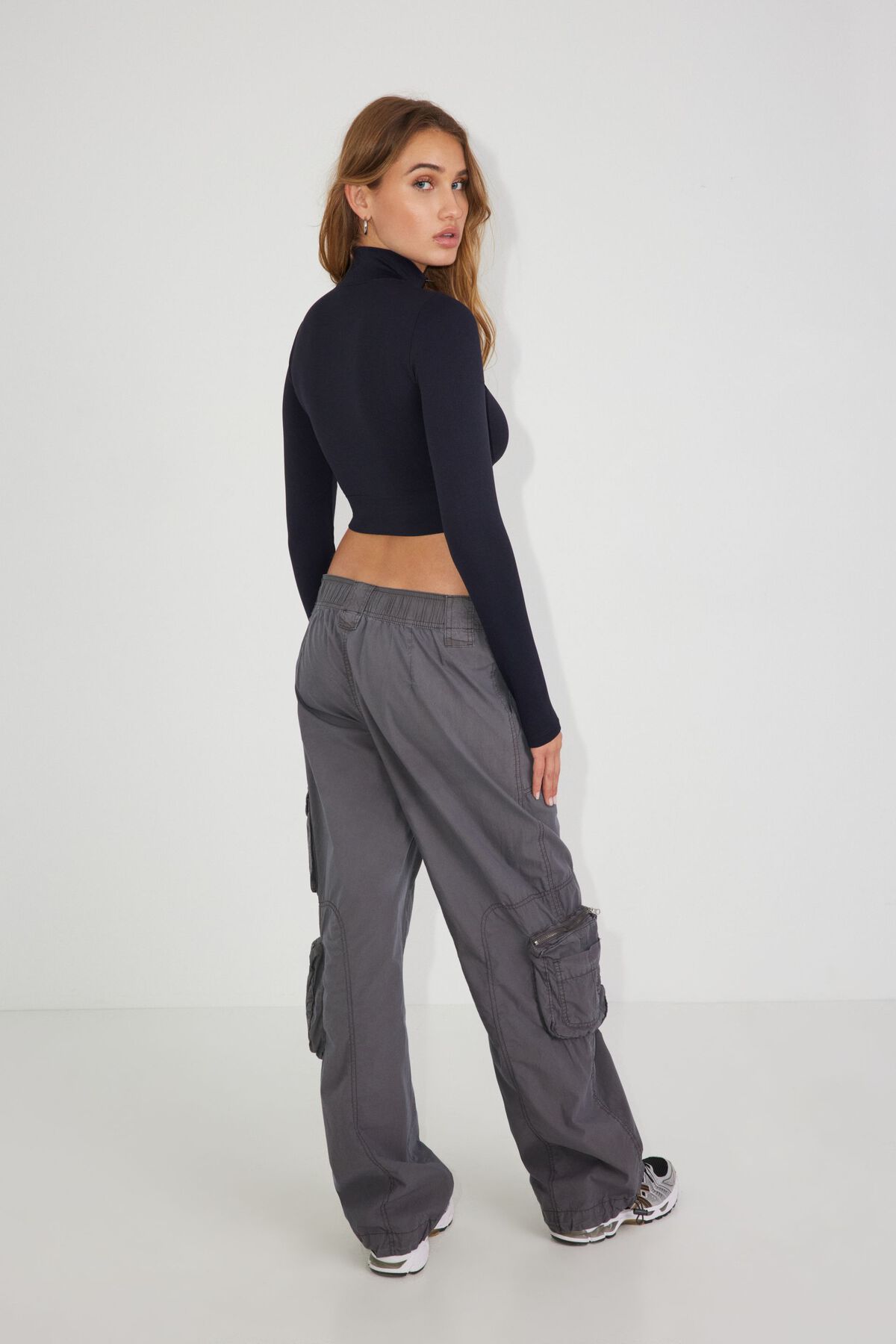 100079378_5GK_alt4_1920x2880