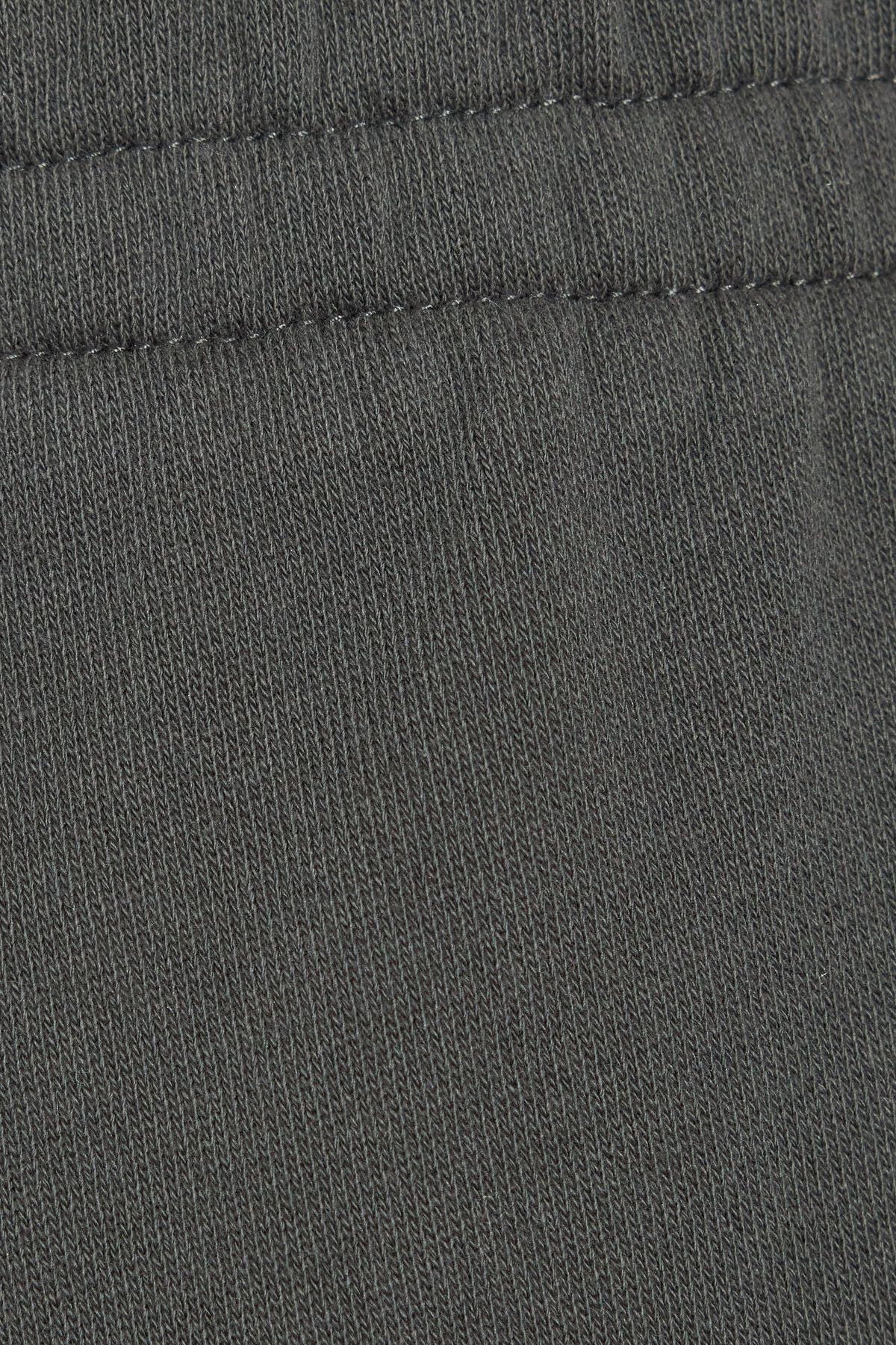 100080323_5GK_alt3_1920x2880-1