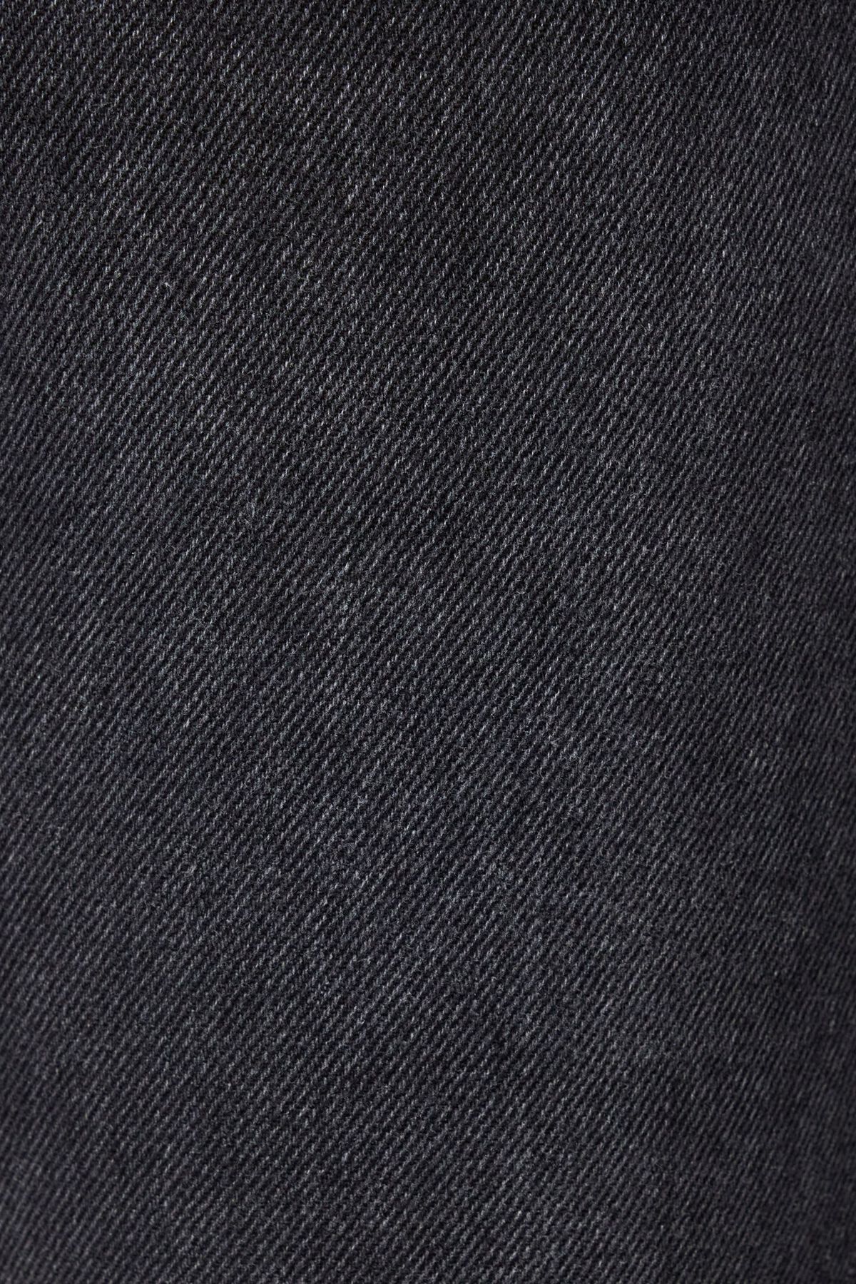 100084133_07Q_alt5_1920x2880