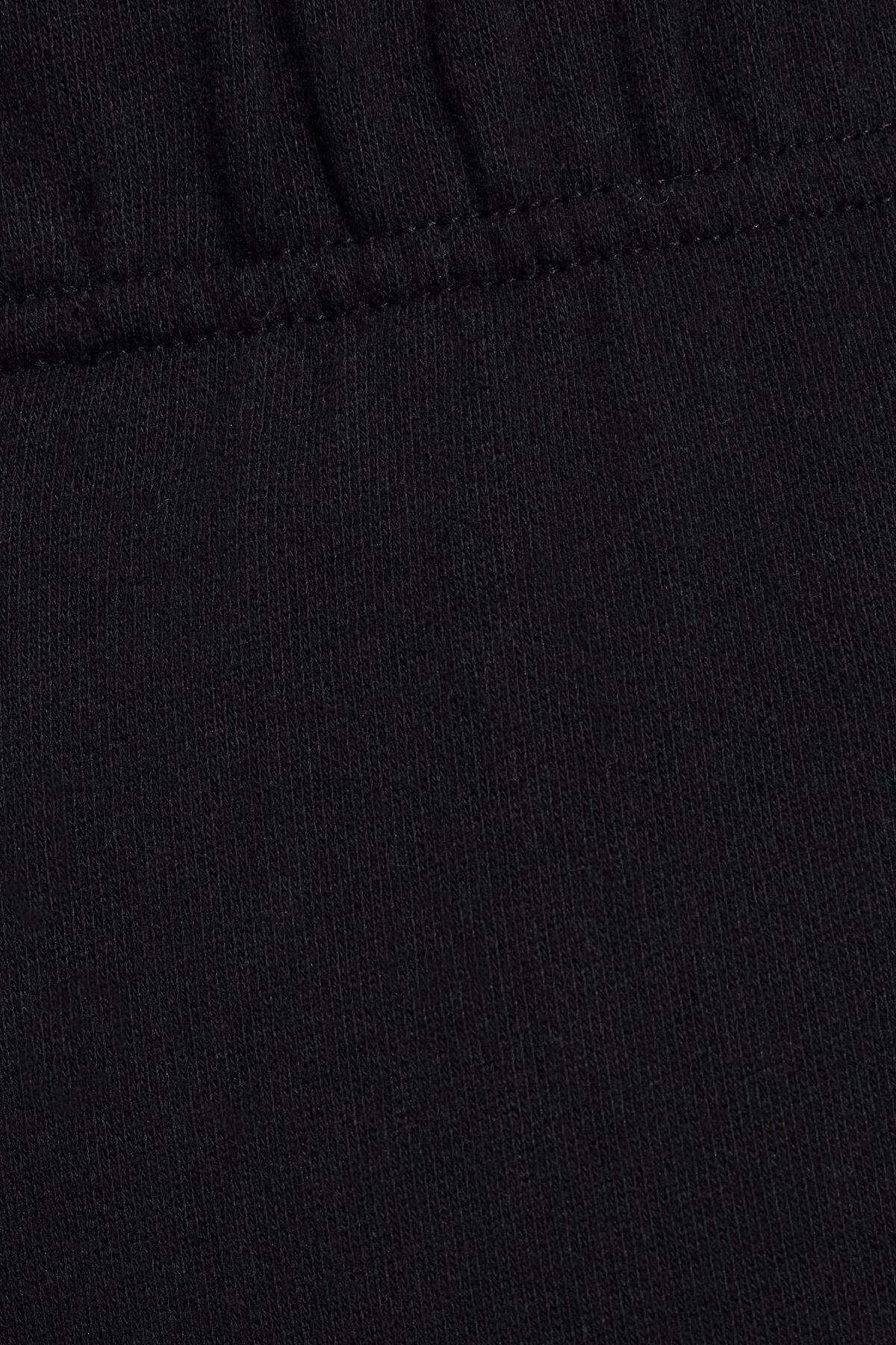 100084371_06V_alt4_1920x2880-4