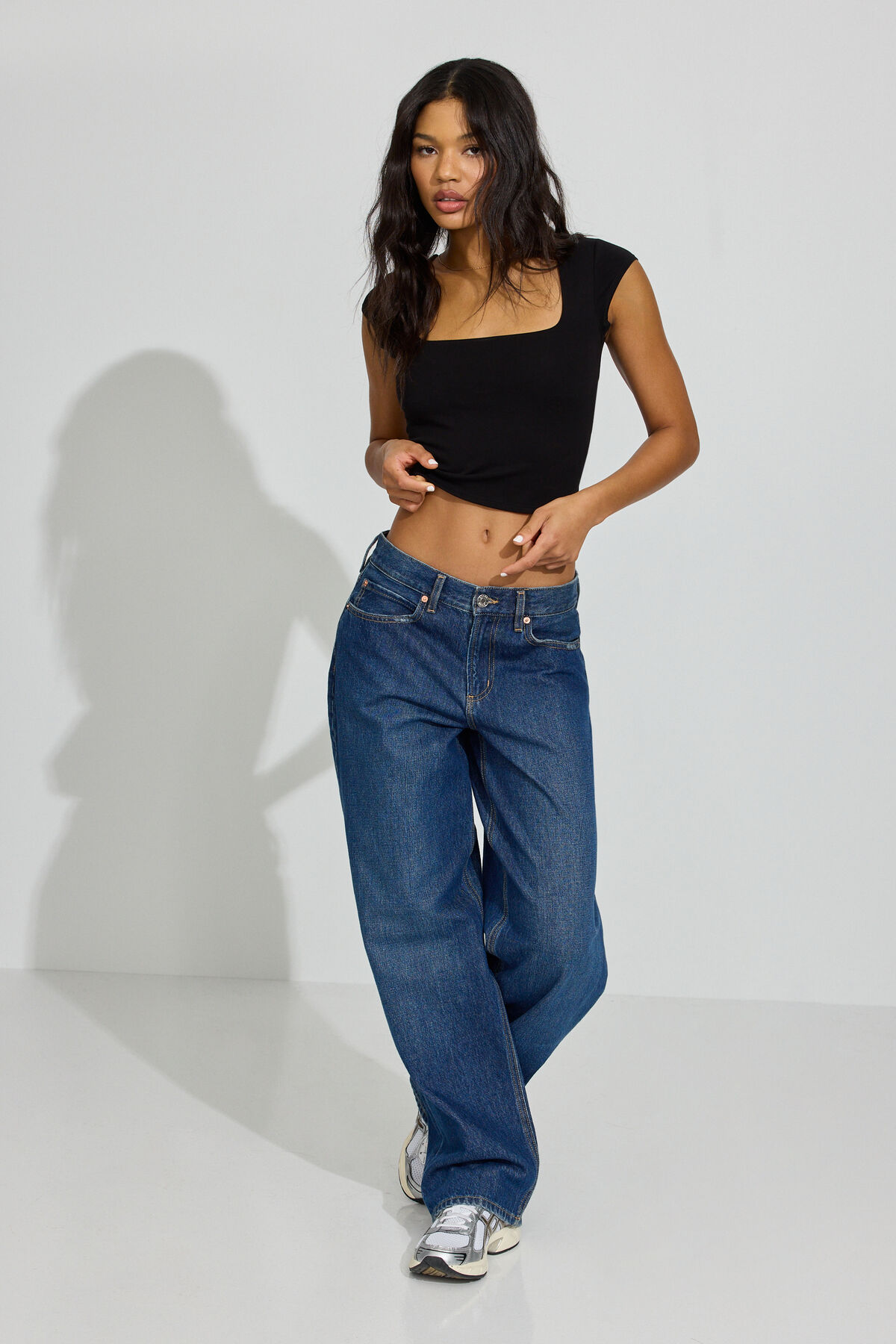 100084705_06V_alt2_1920x2880-1