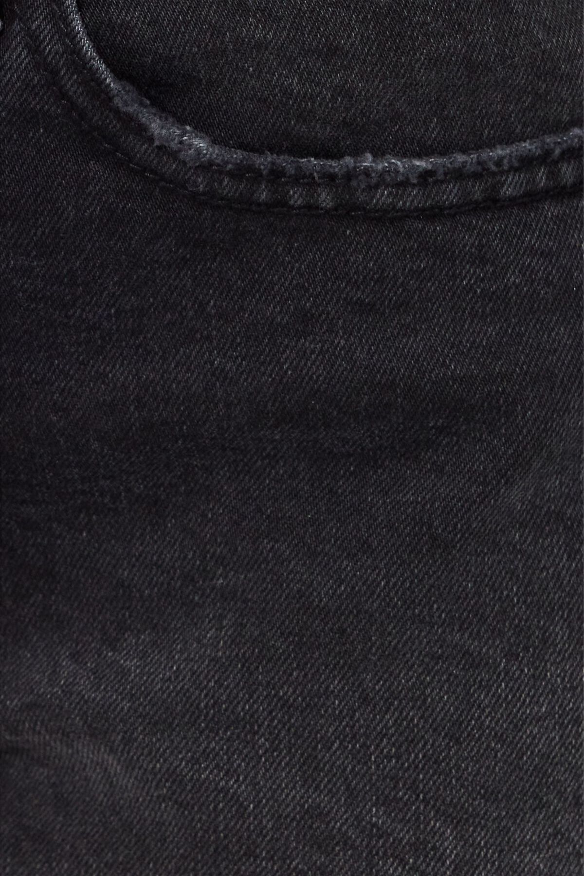 100085885_07P_alt4_1920x2880