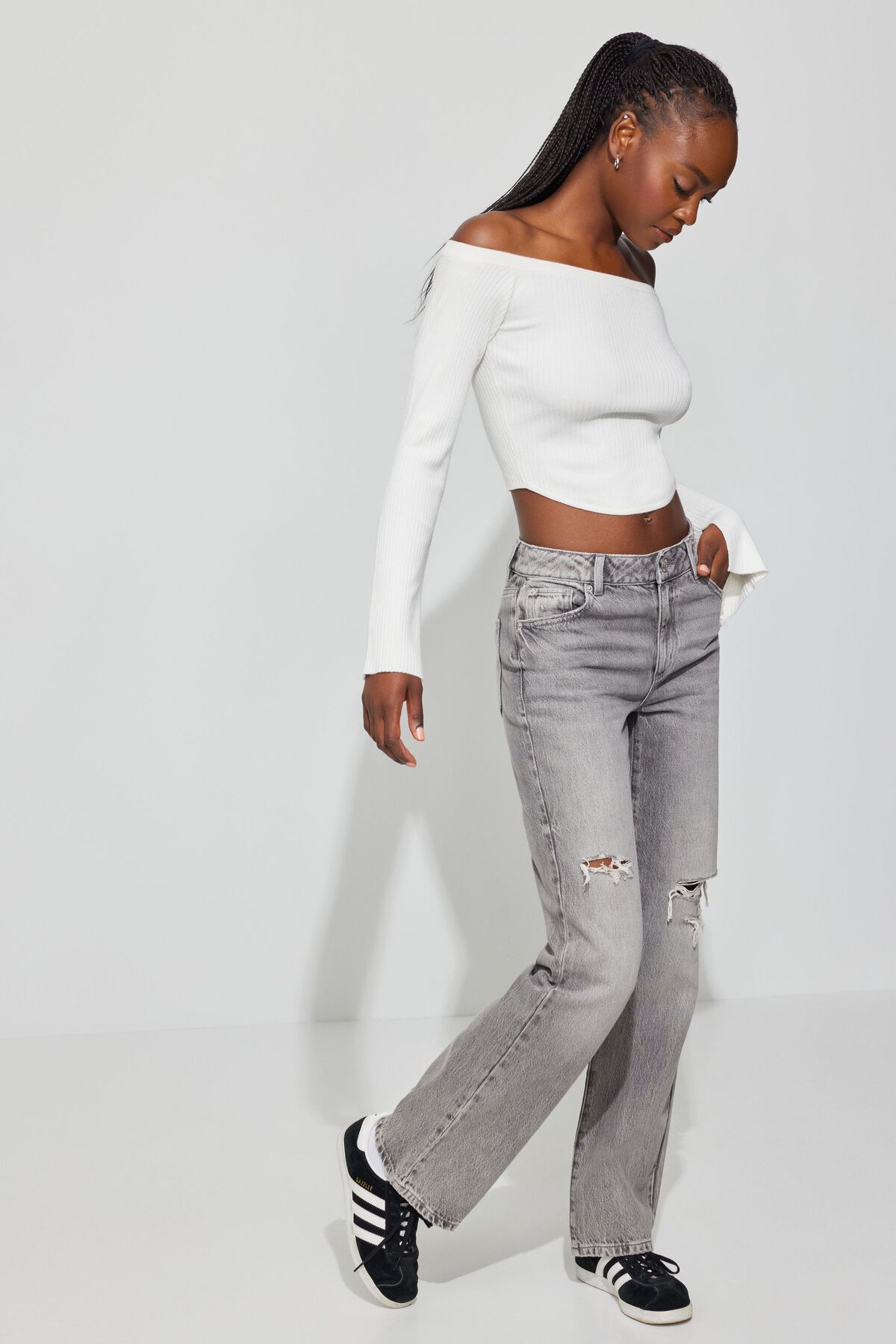 100087026_03G_alt1_1920x2880-2