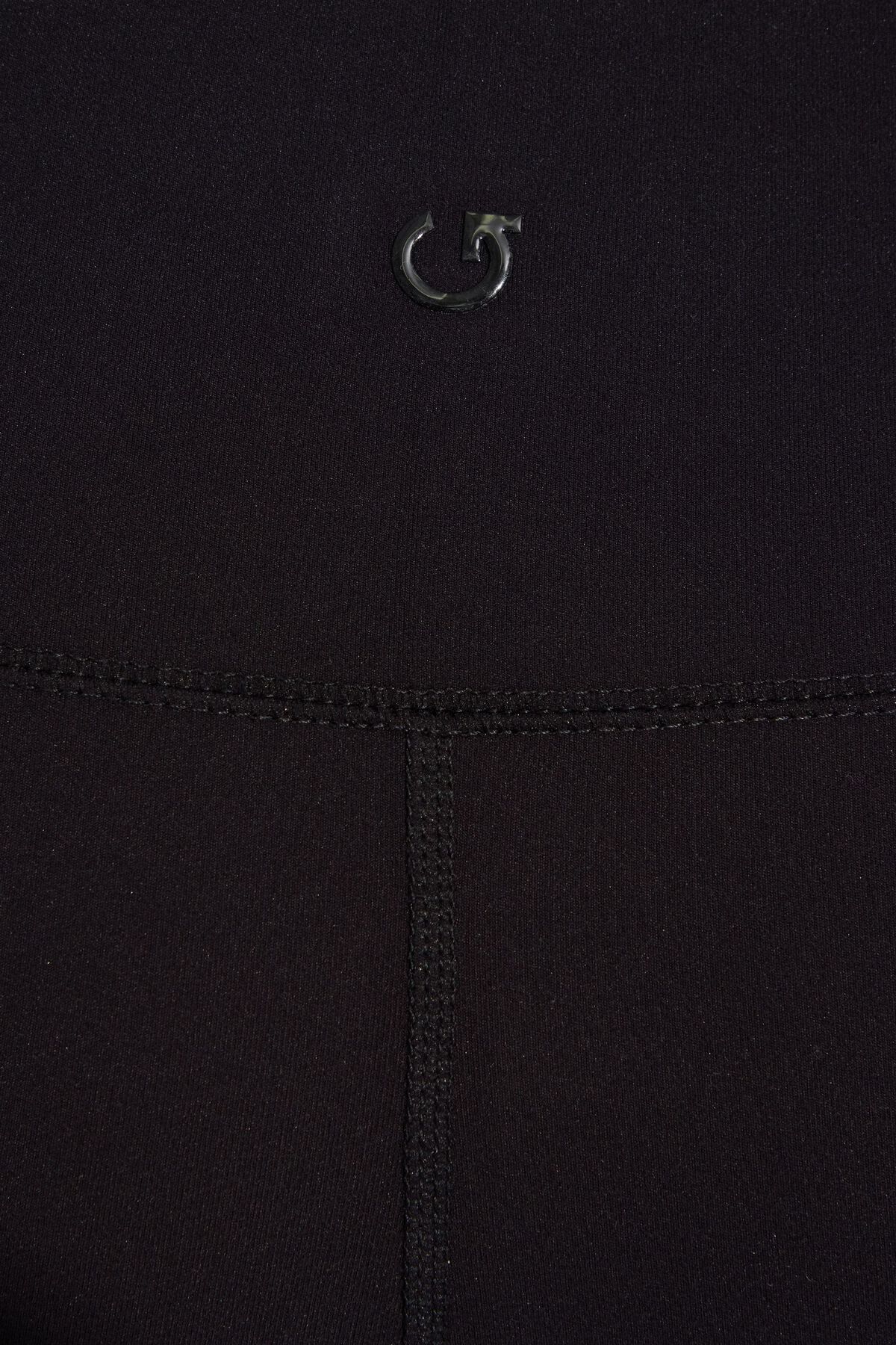 100087135_06V_alt4_1920x2880