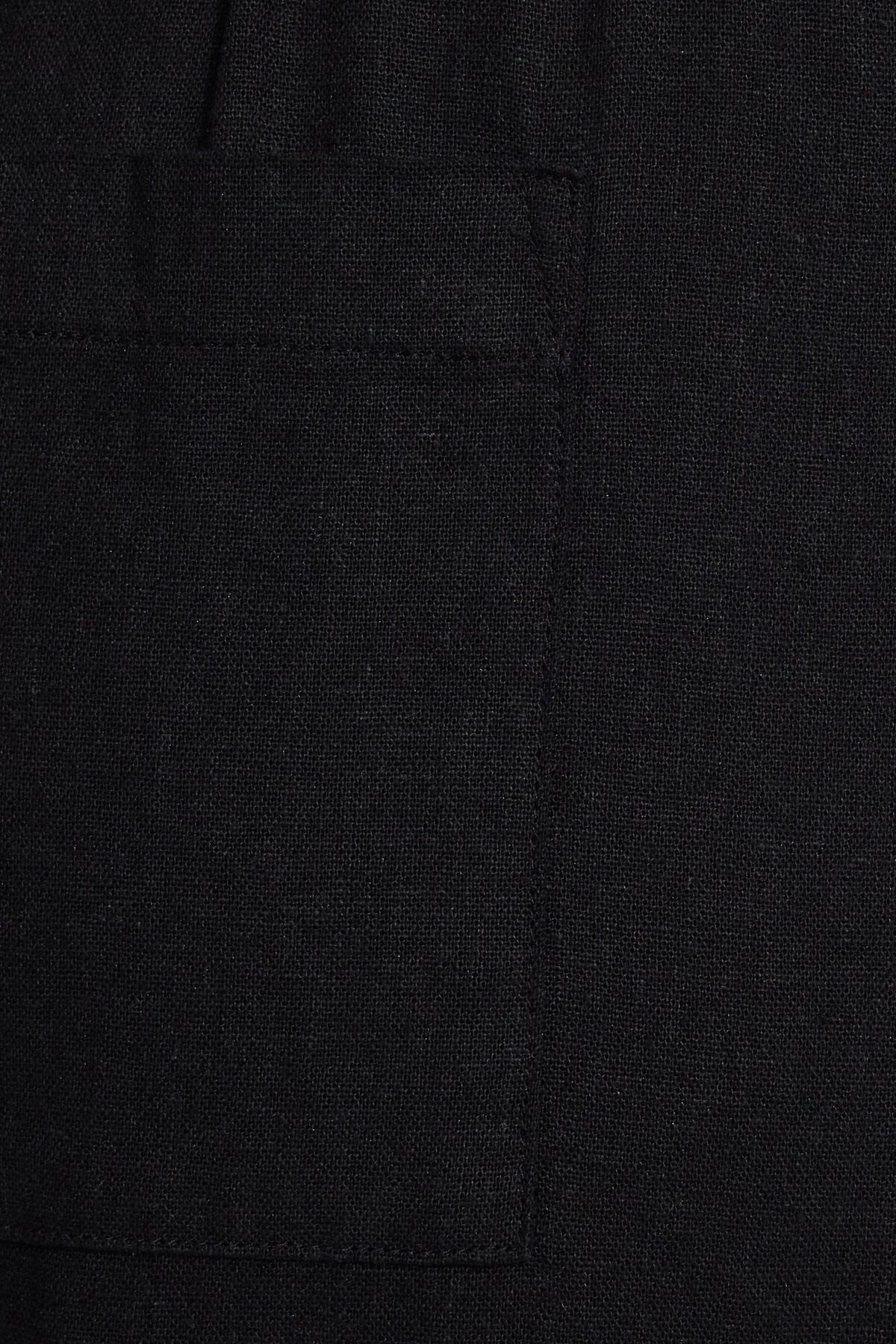 100087211_06V_alt3_1920x2880-1