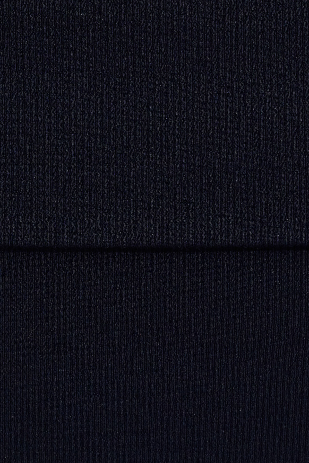 100087299_06G_alt4_1920x2880