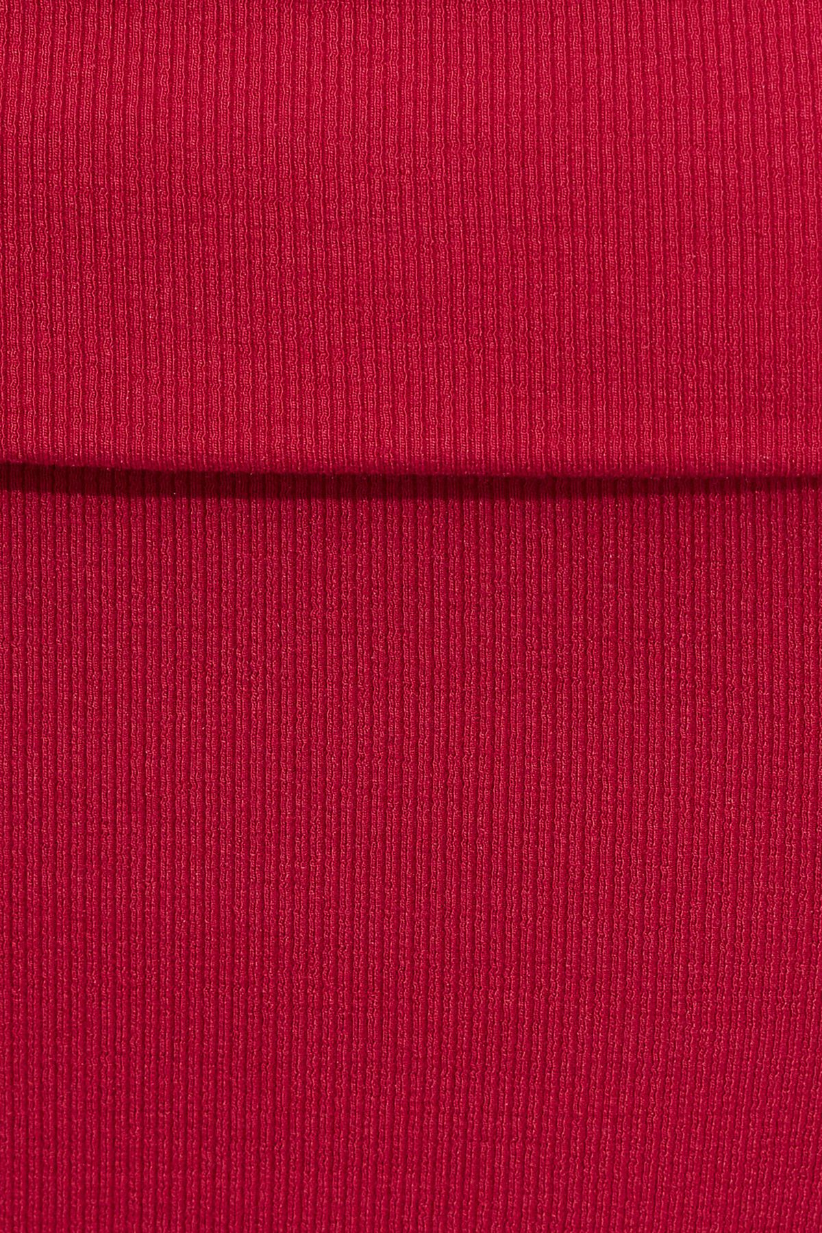 100087299_28T_alt4_1920x2880