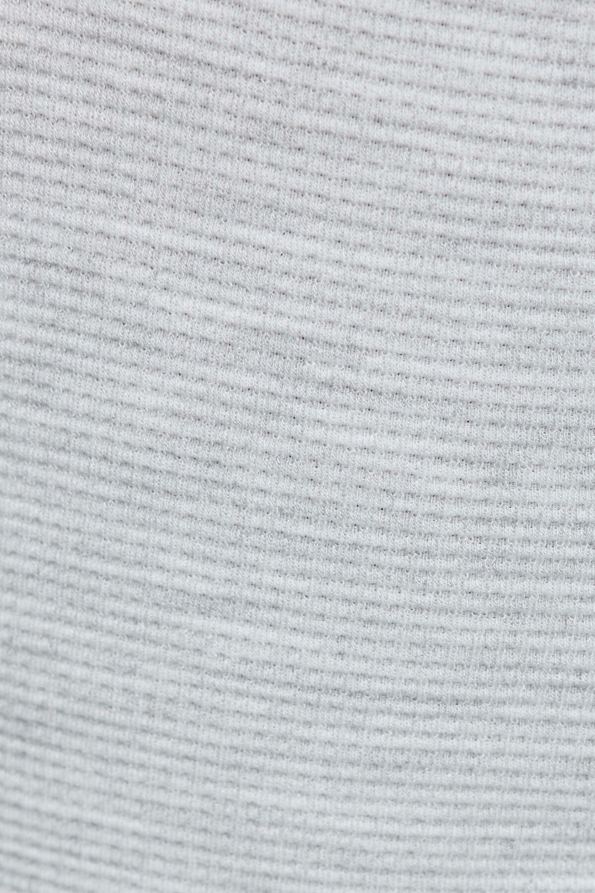 100088845_18X_alt3_1920x2880-1