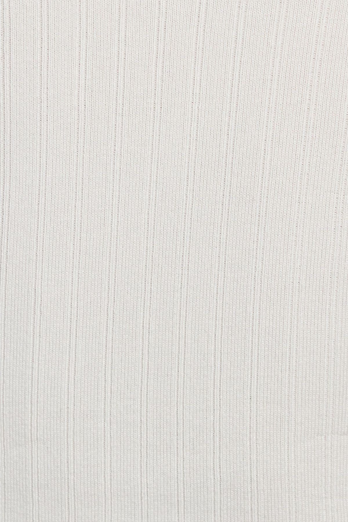 100089655_03G_alt4_1920x2880