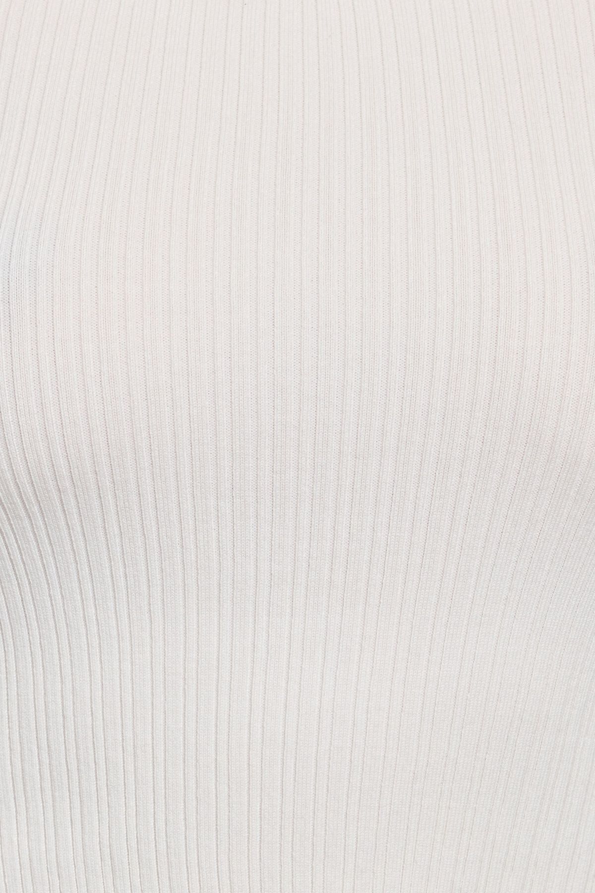 100090019_03G_alt3_1920x2880