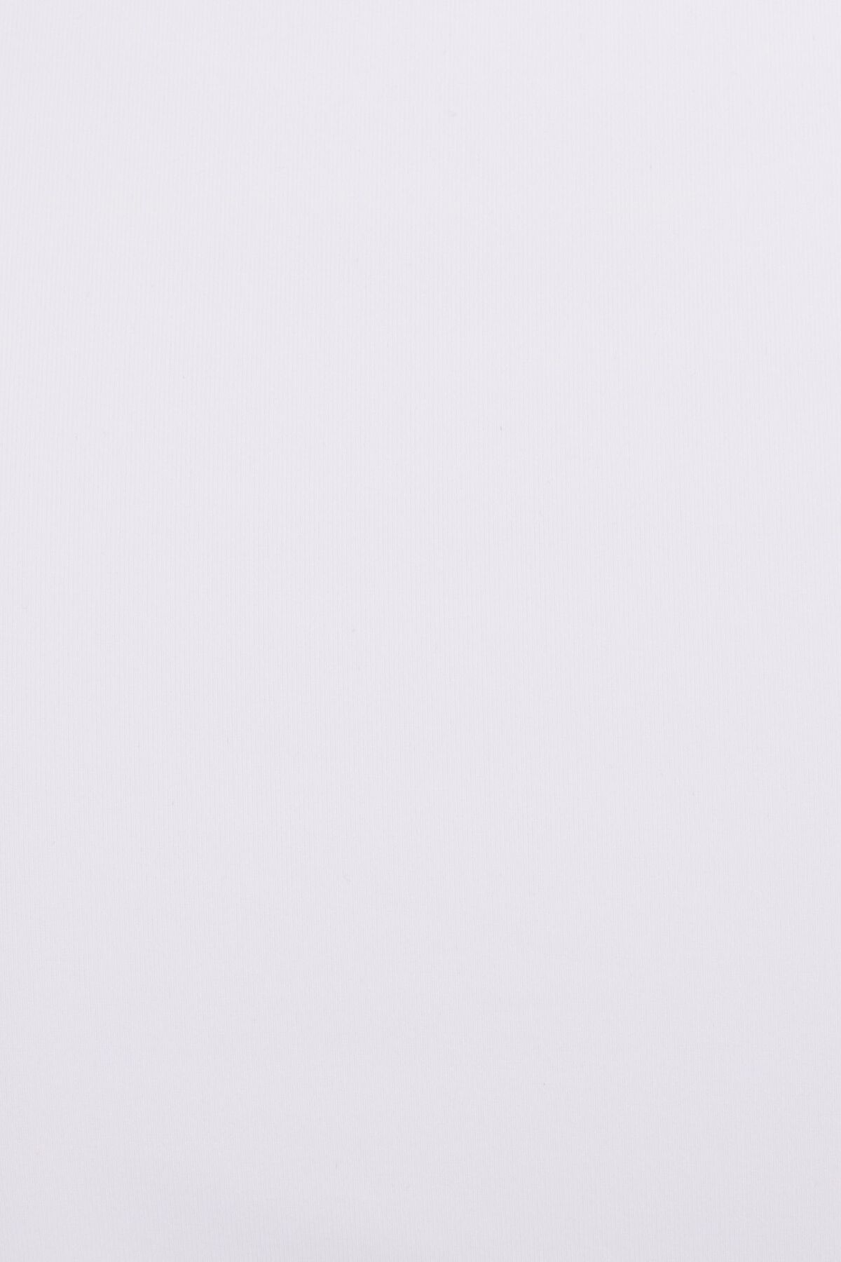 100090090_04N_alt4_1920x2880