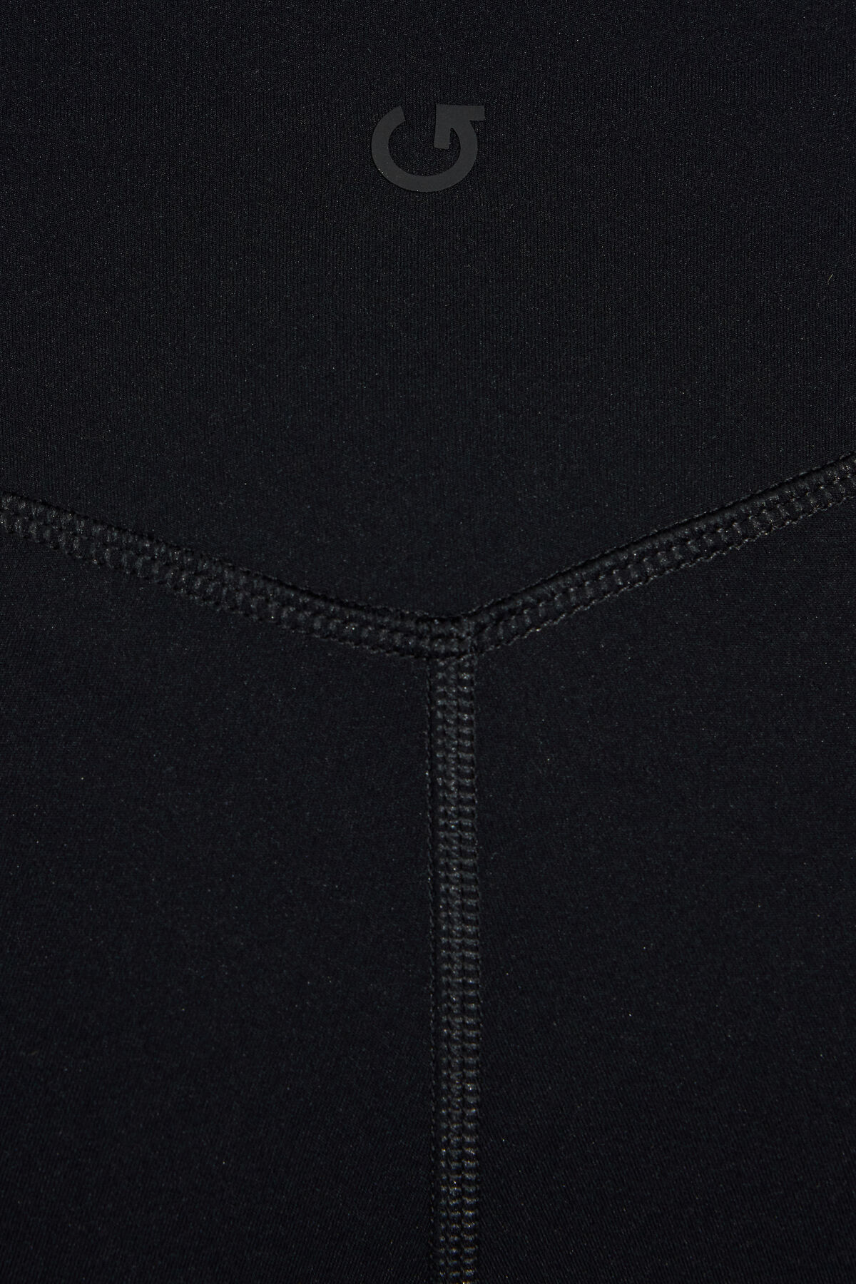 100090133_06V_alt5_1920x2880-12