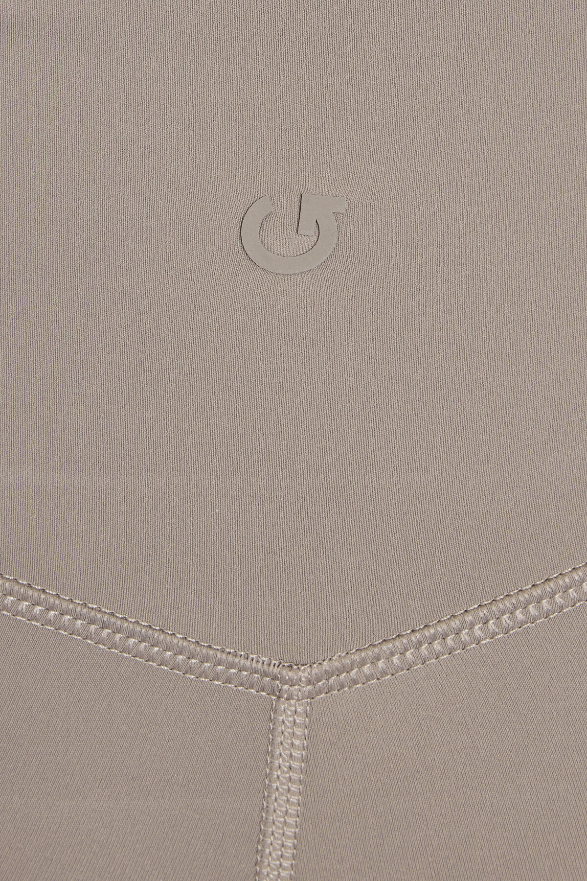 100090133_7YD_alt3_1920x2880