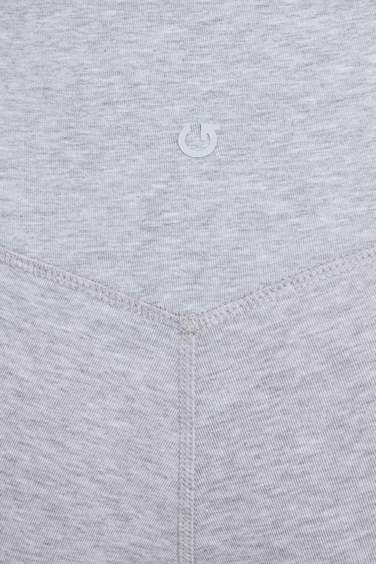 100091474_6YY_alt4_1920x2880-1