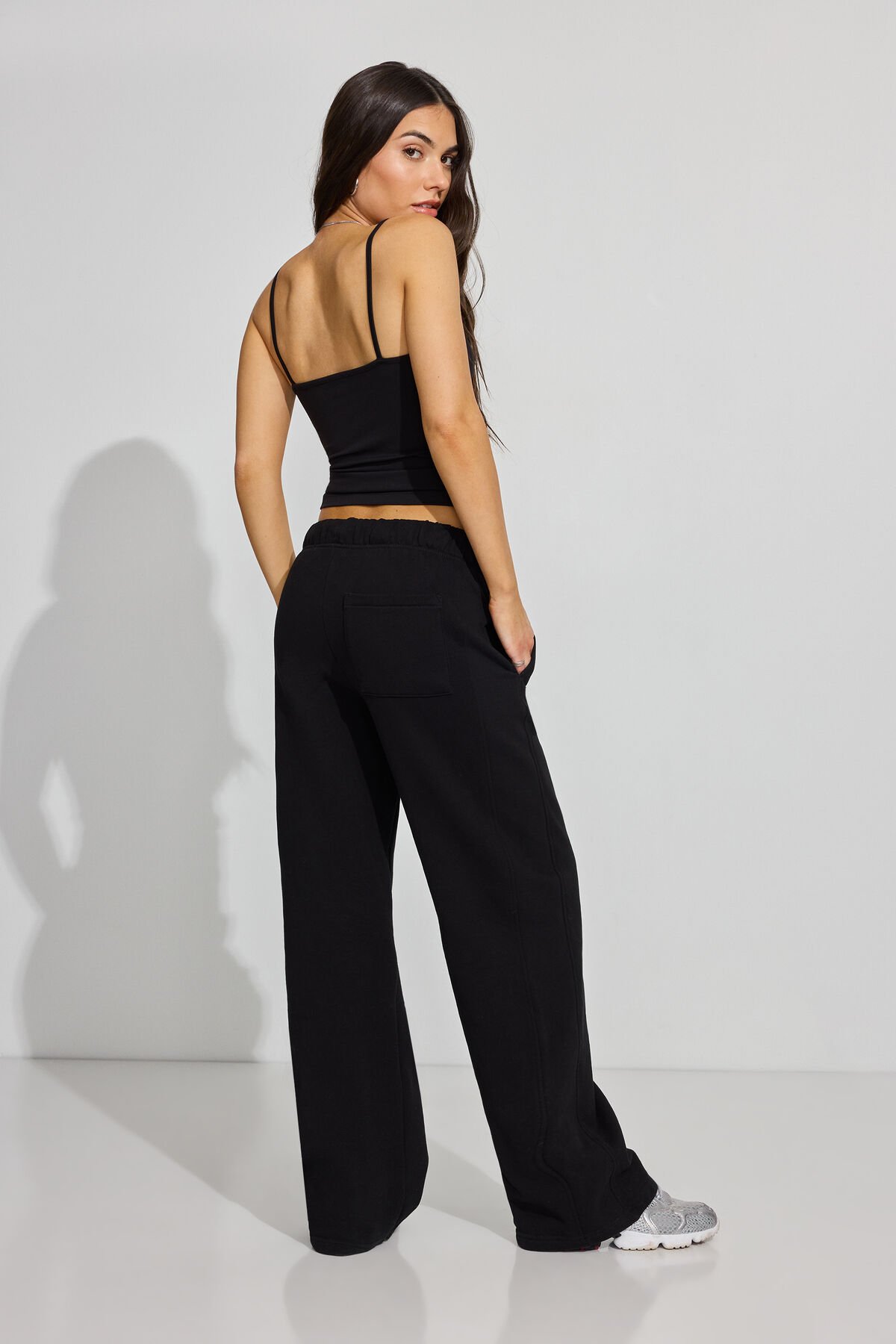 100091920_06V_alt2_1920x2880-51