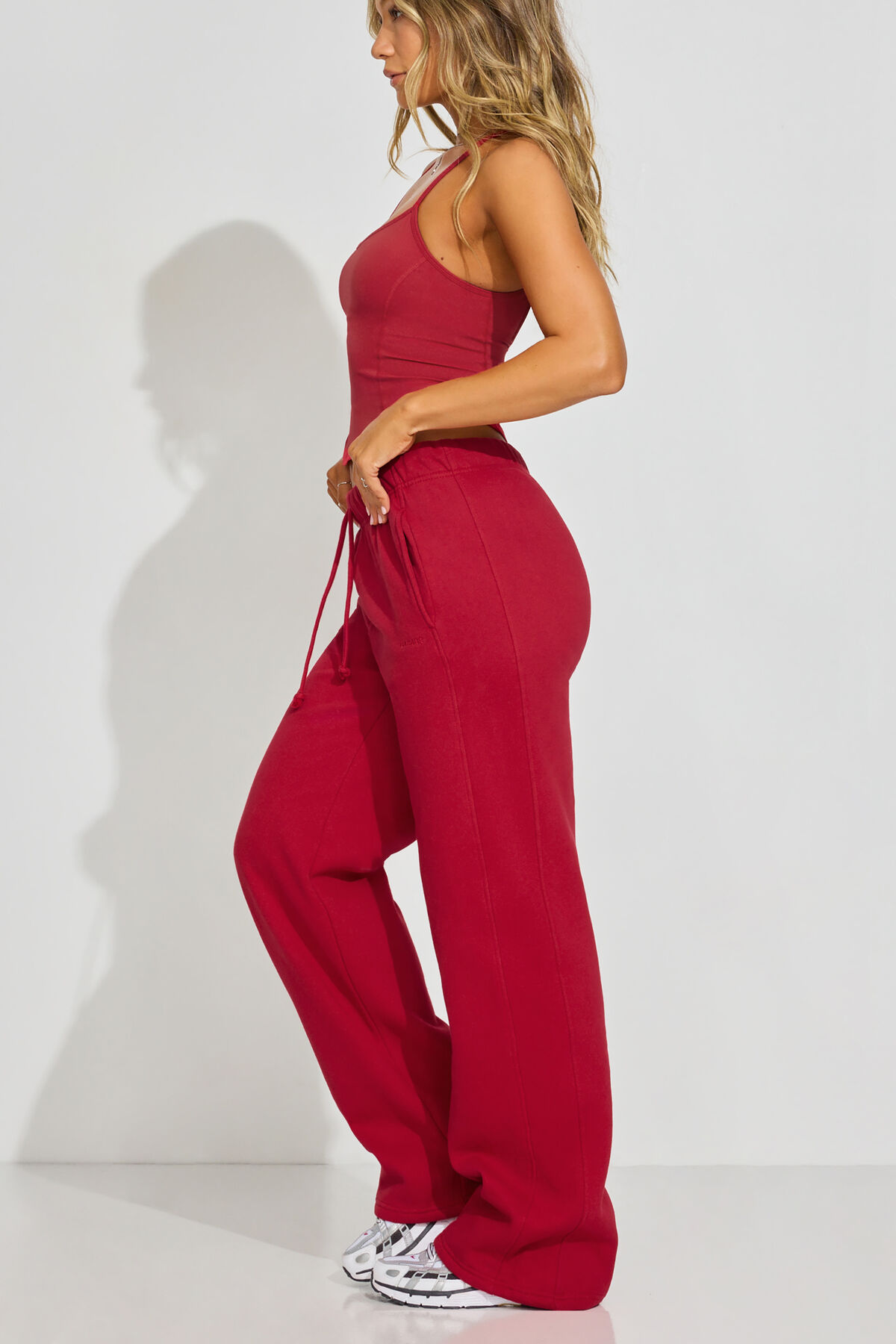 100091920_7GF_alt1_1920x2880-12