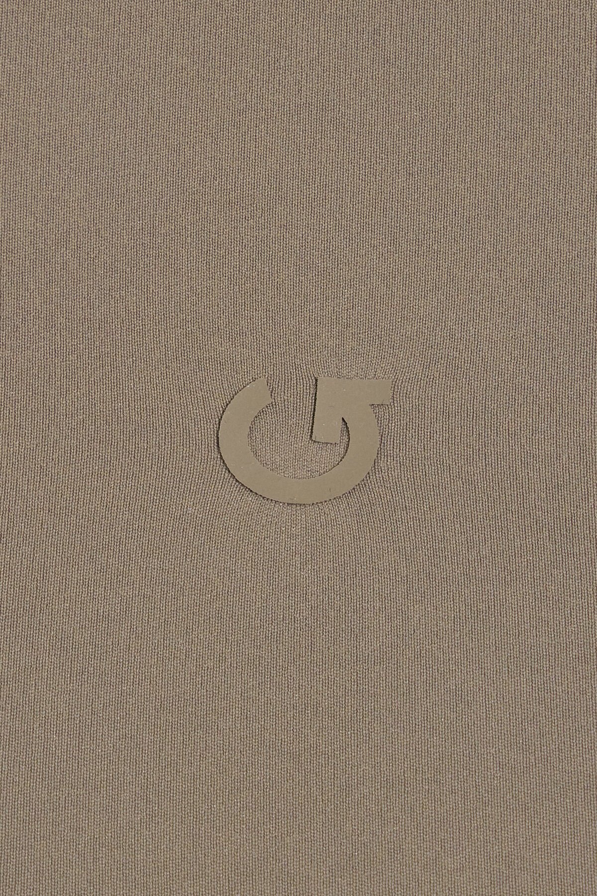 100091996_7YD_alt4_1920x2880