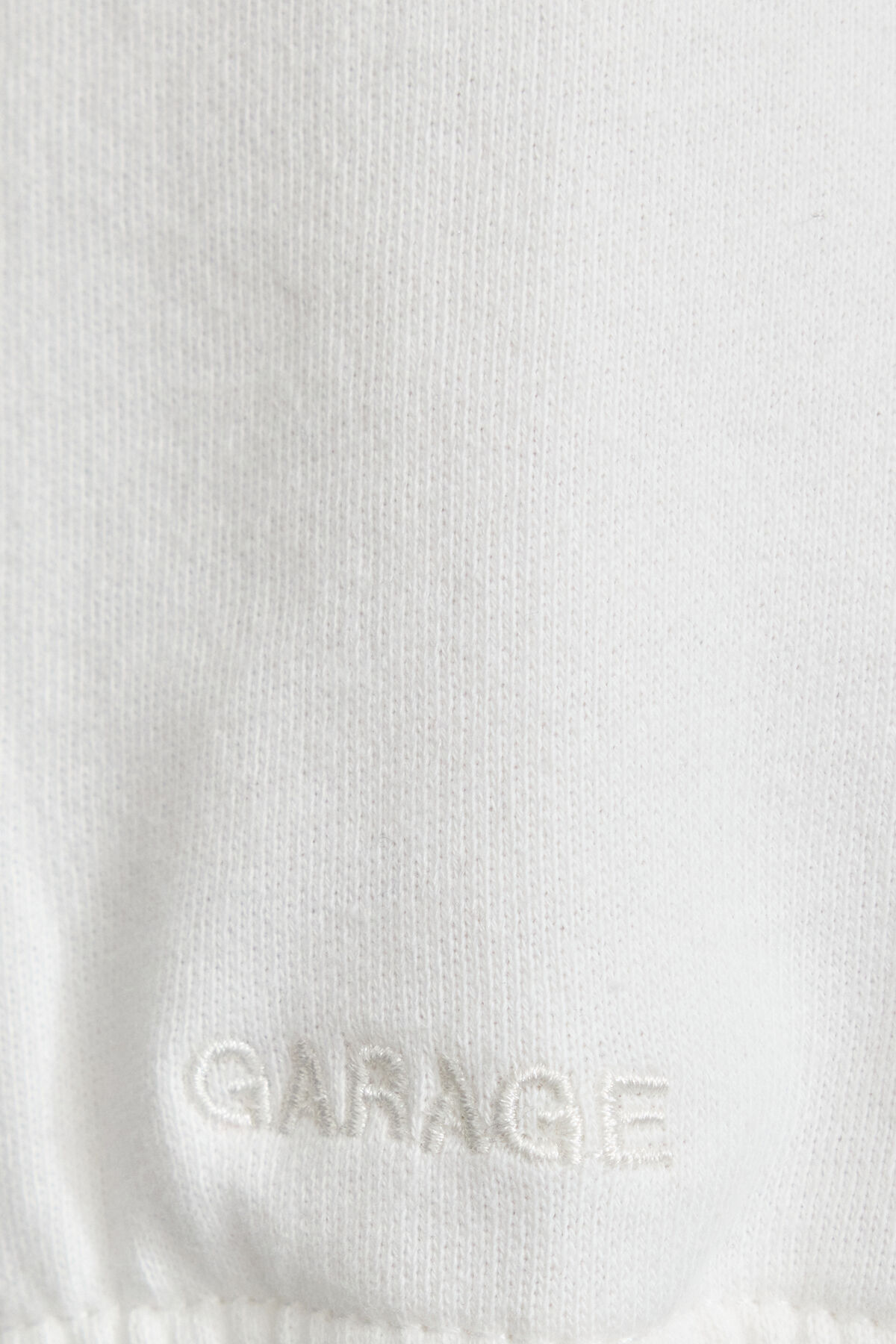 100092201_03G_alt4_1920x2880-2