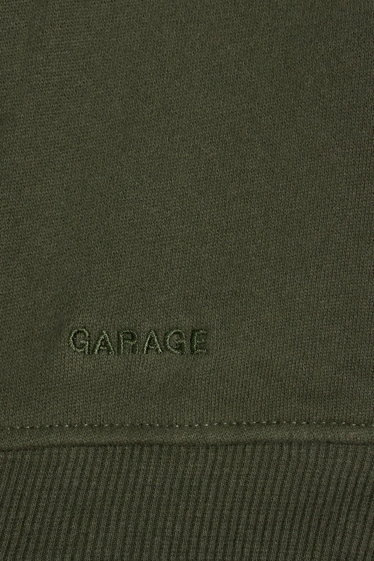 100092201_8AI_alt5_1920x2880-1