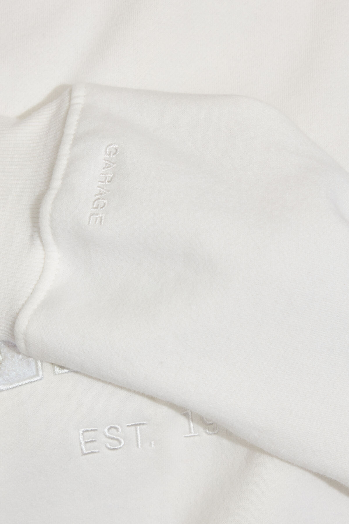 100092201_8JF_alt5_1920x2880