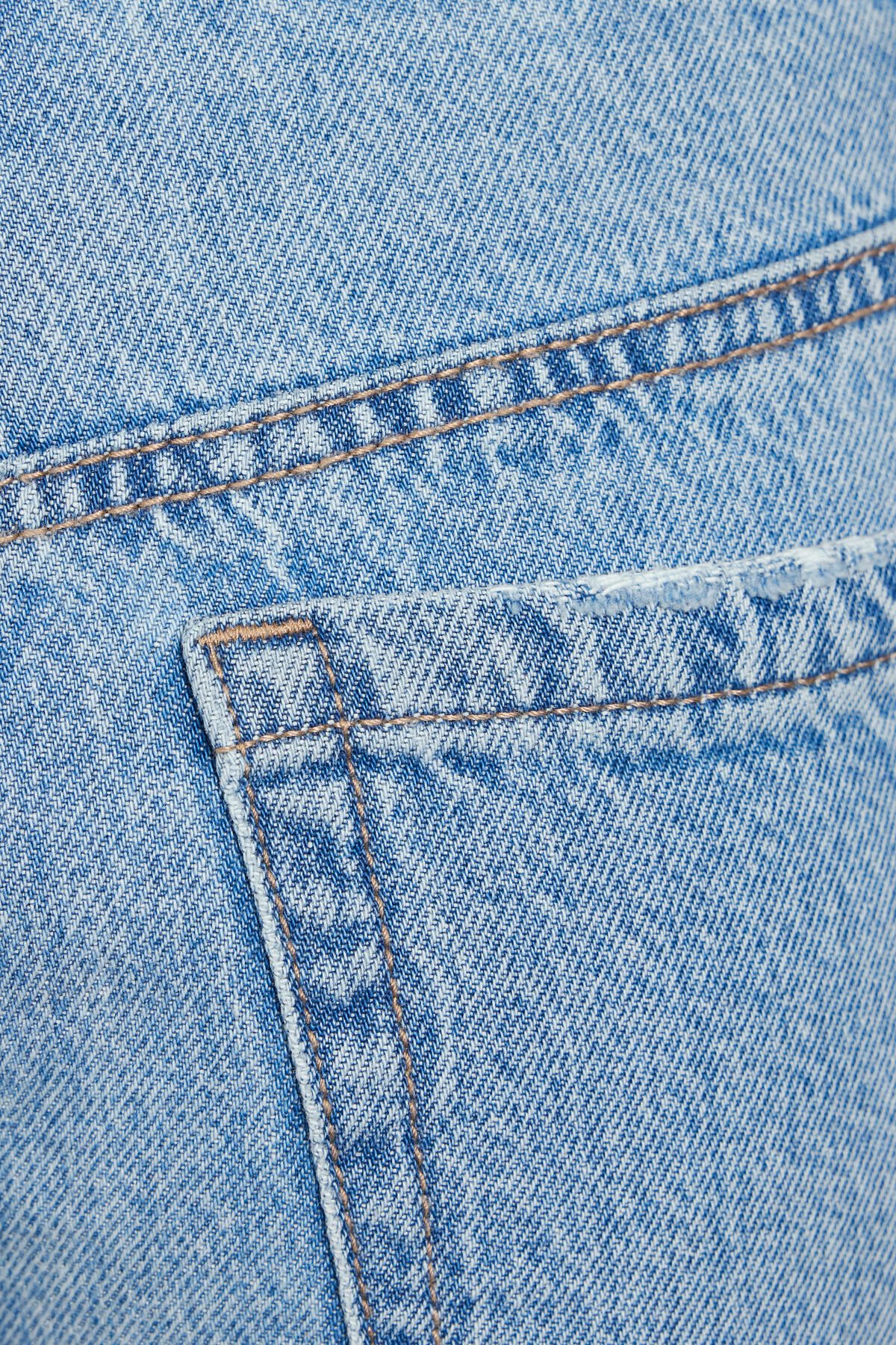 100092437_07J_alt4_1920x2880-2