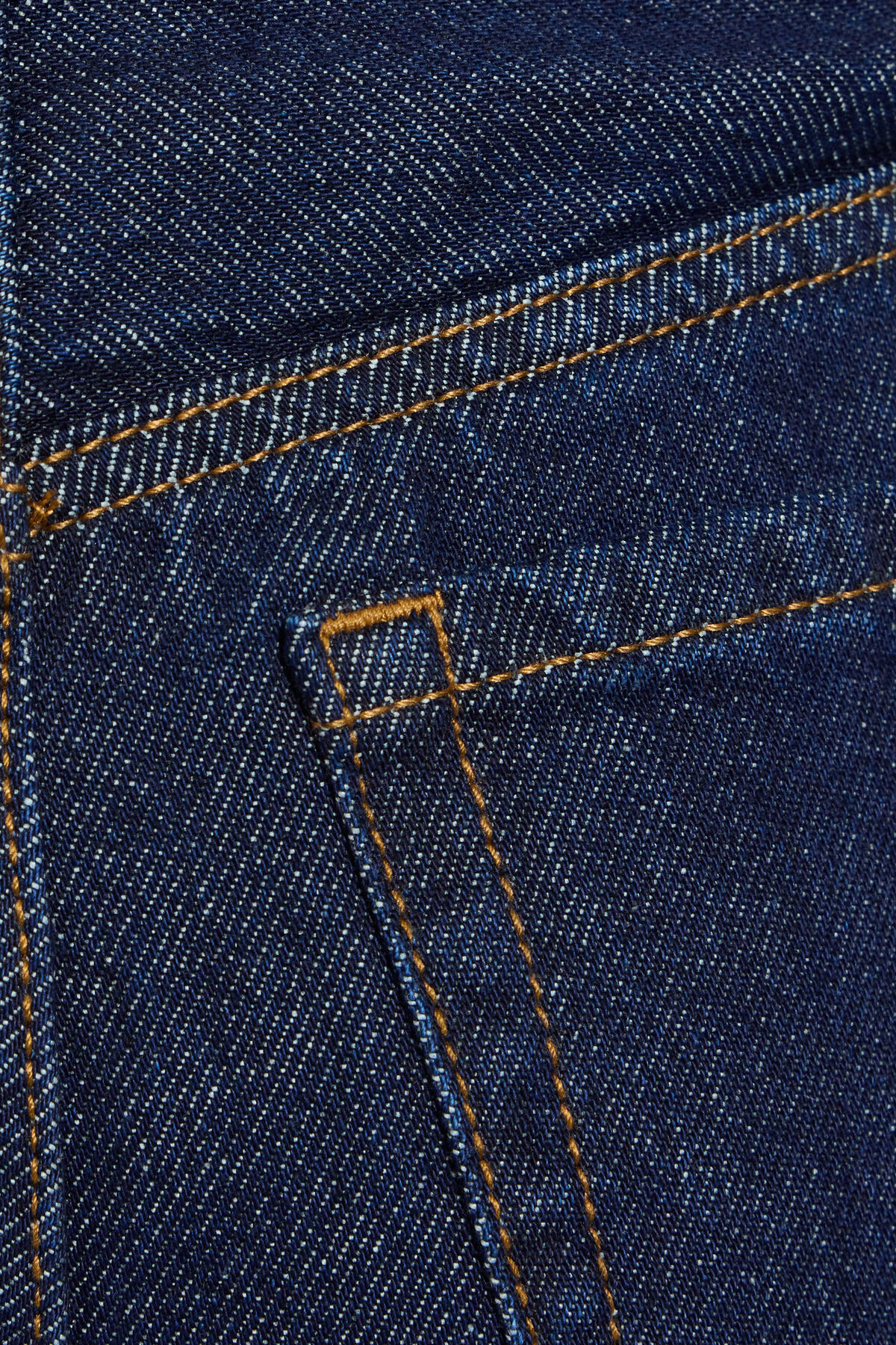 100092439_07L_alt4_1920x2880-1