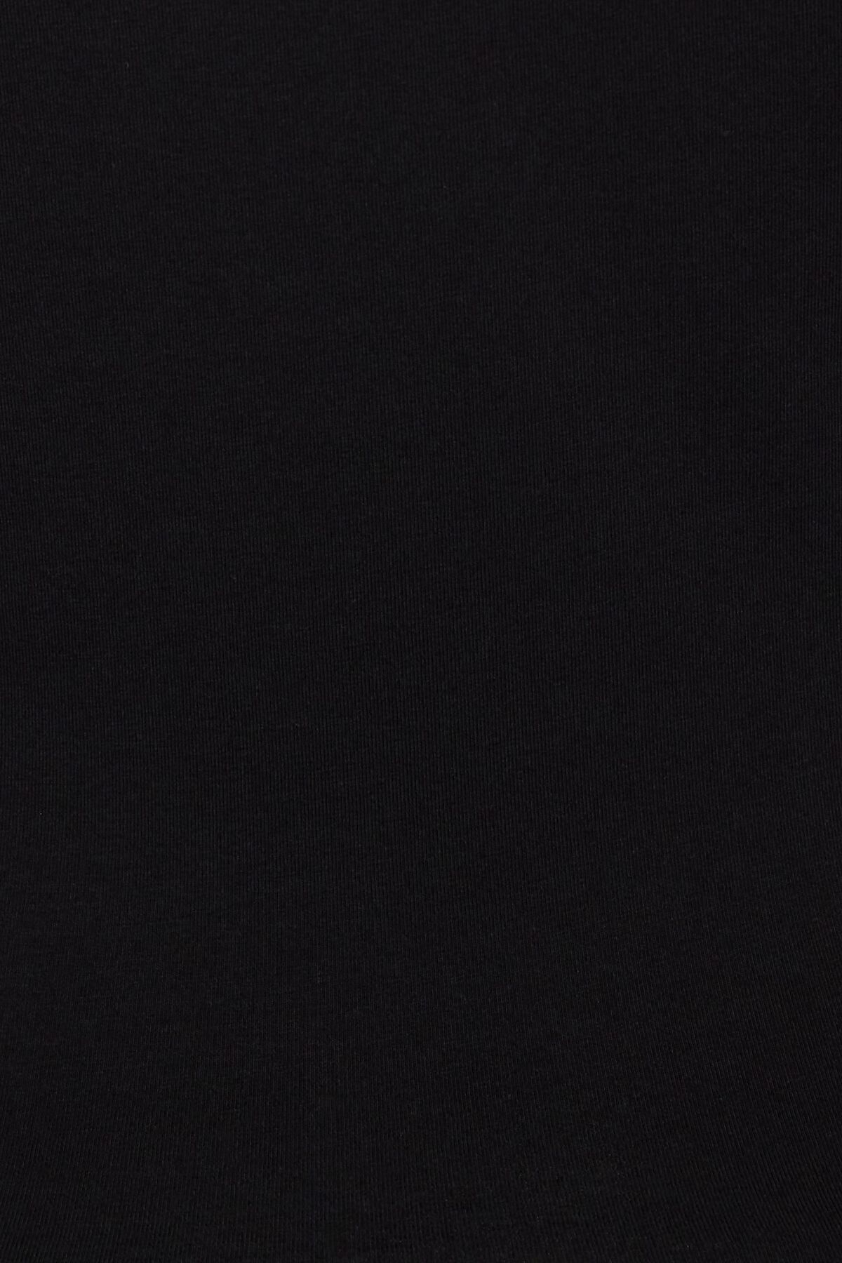 100092726_06V_alt3_1920x2880