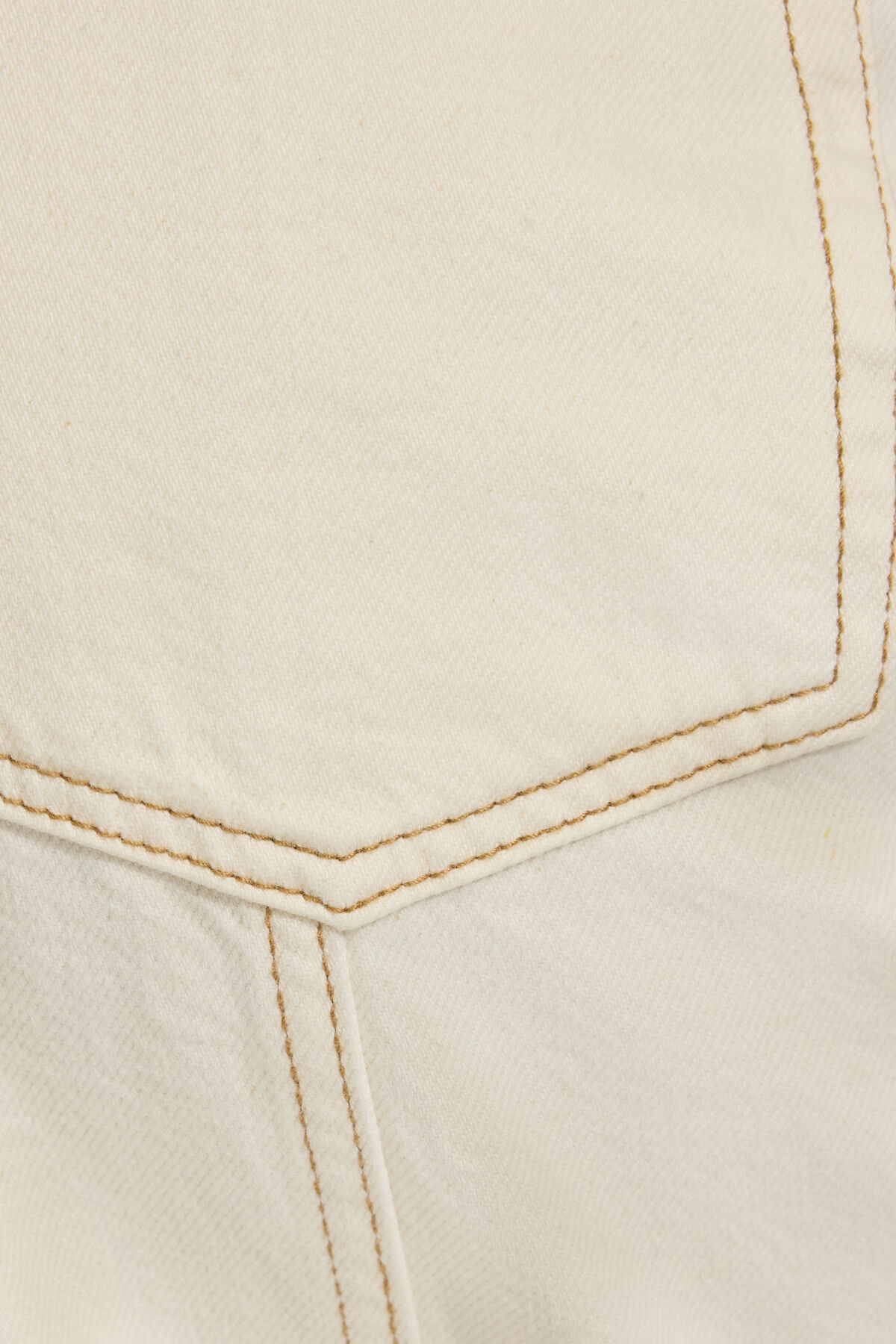 100093435_30N_alt4_1920x2880-1