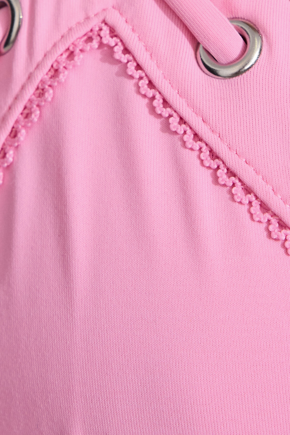 100093816_0BG_alt4_1920x2880