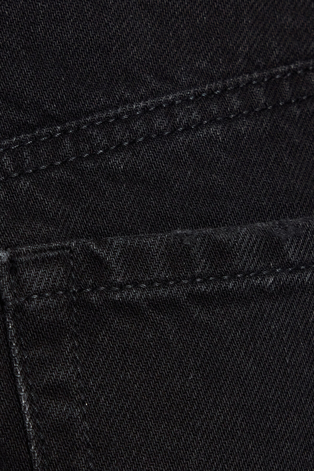 100094405_07Q_alt3_1920x2880