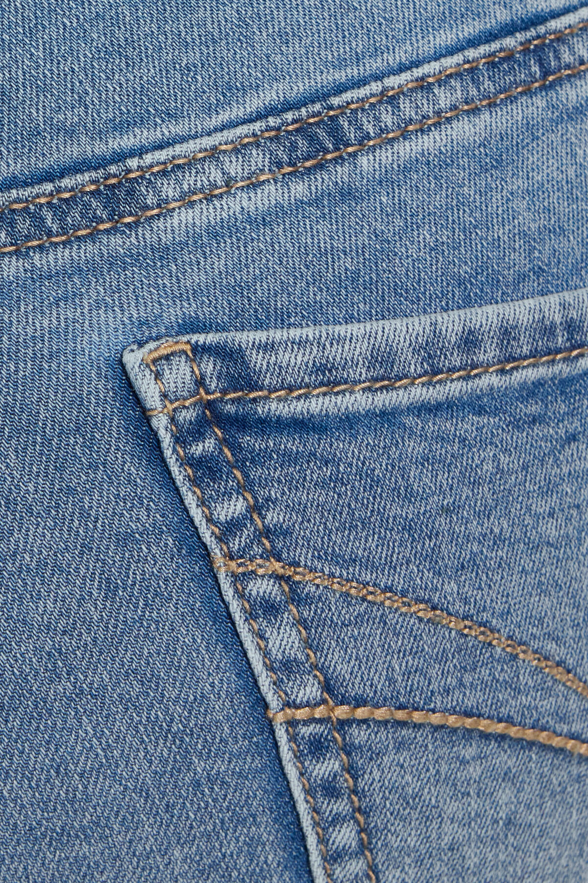 100095107_07K_alt4_1920x2880-4