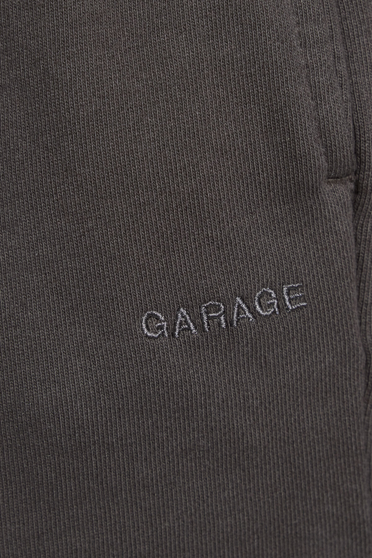 100096127_5GK_alt4_1920x2880-1