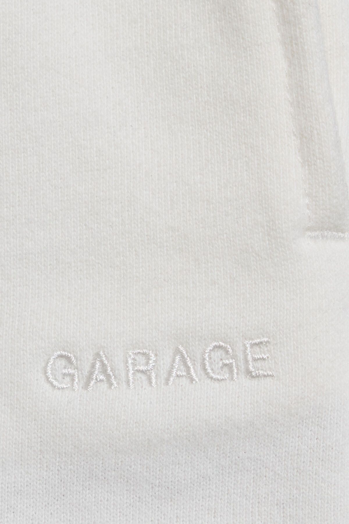 100096128_03G_alt4_1920x2880-1