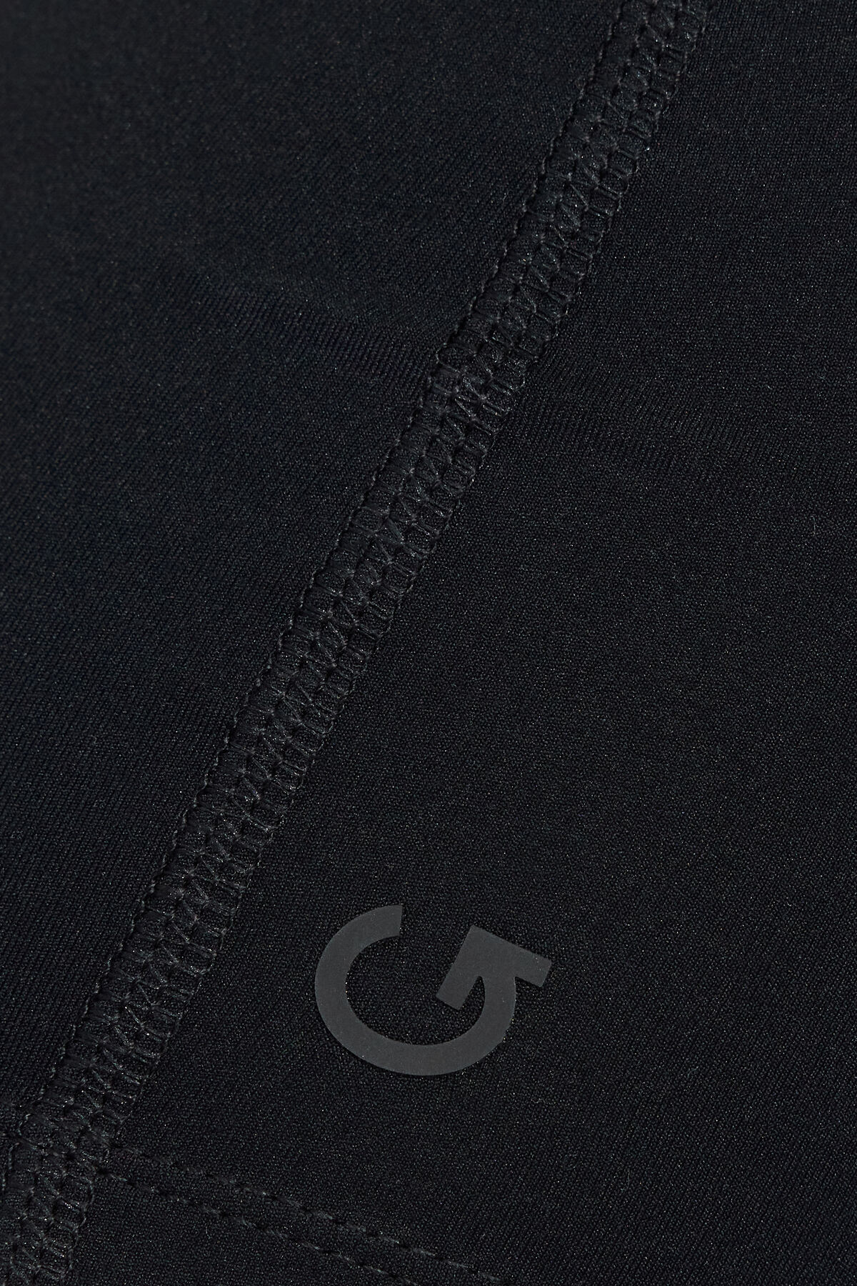 100096776_06V_alt3_1920x2880-3