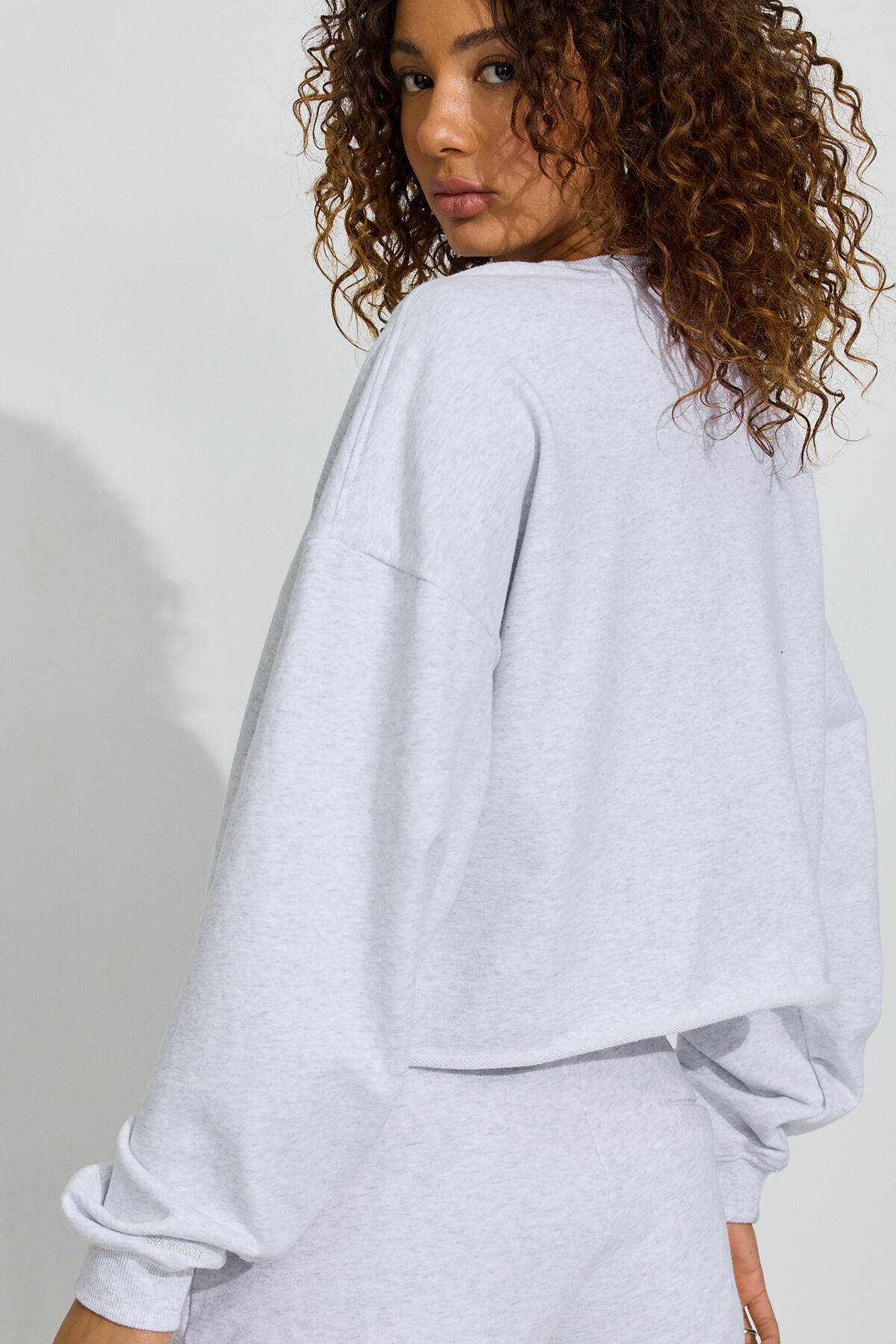 100096888_18X_alt3_1920x2880