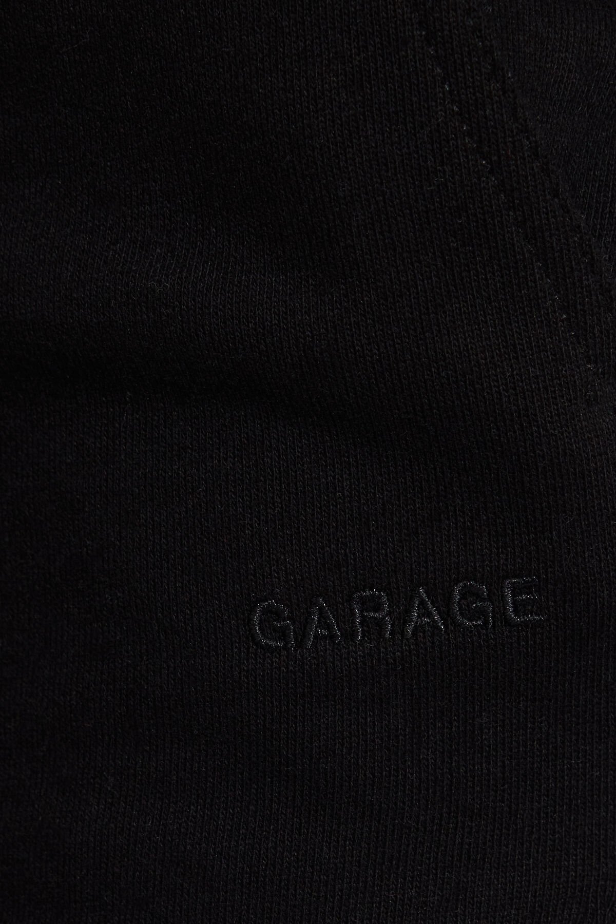 100096961_06V_alt3_1920x2880-1