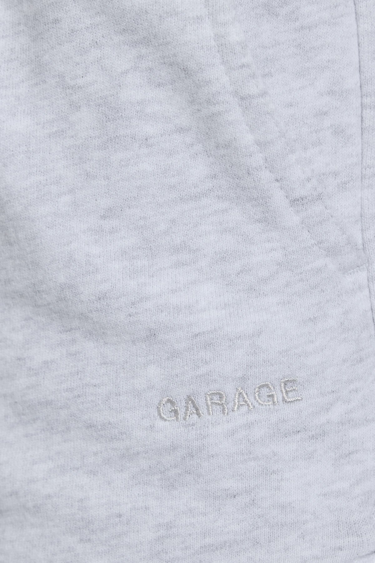 100096961_18X_alt3_1920x2880-1