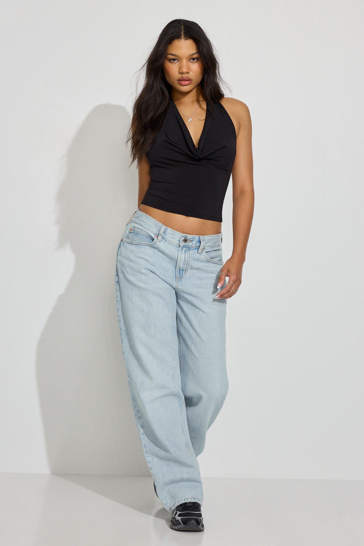 100098250_06V_alt2_1920x2880-3