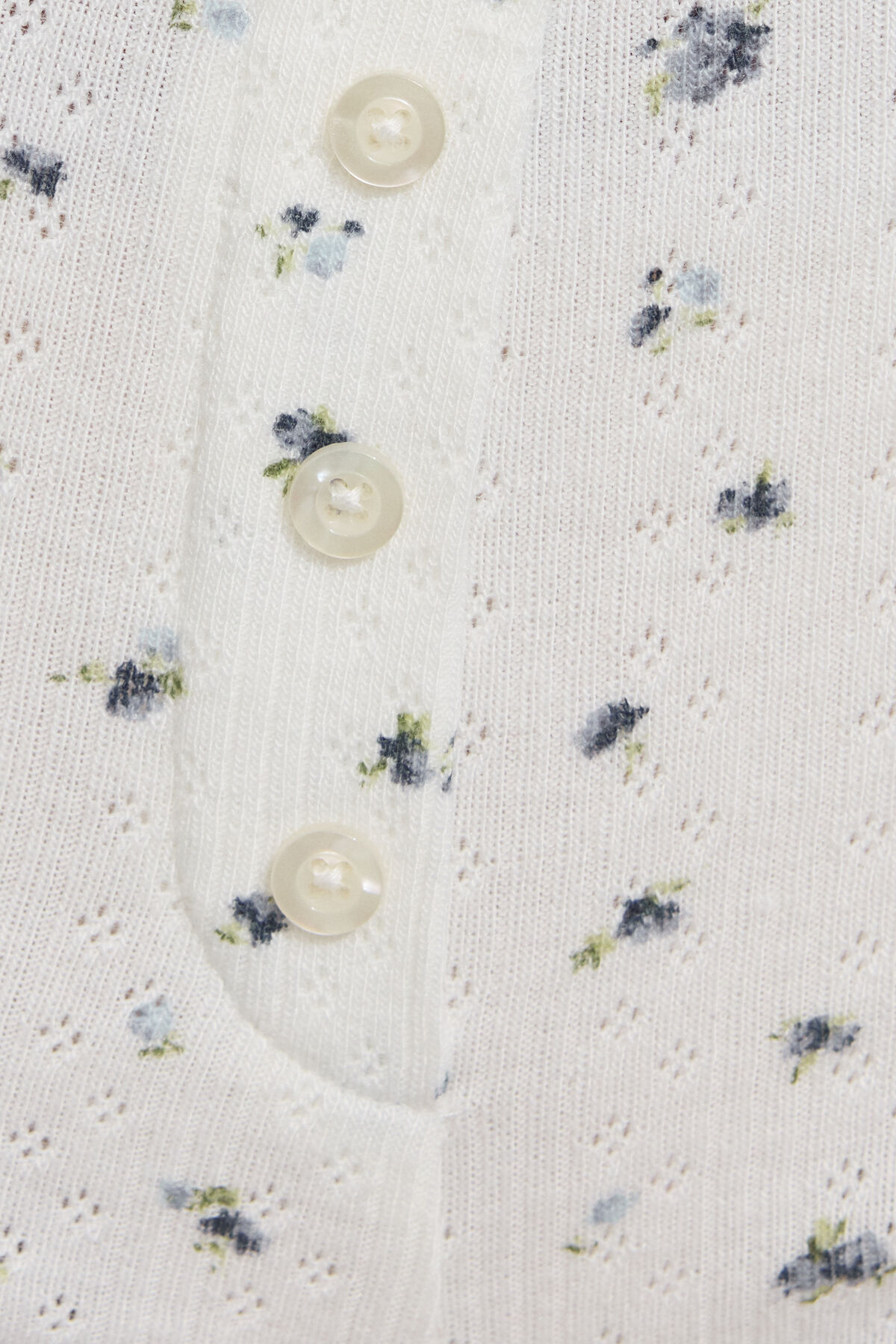 100098374_8GF_alt3_1920x2880