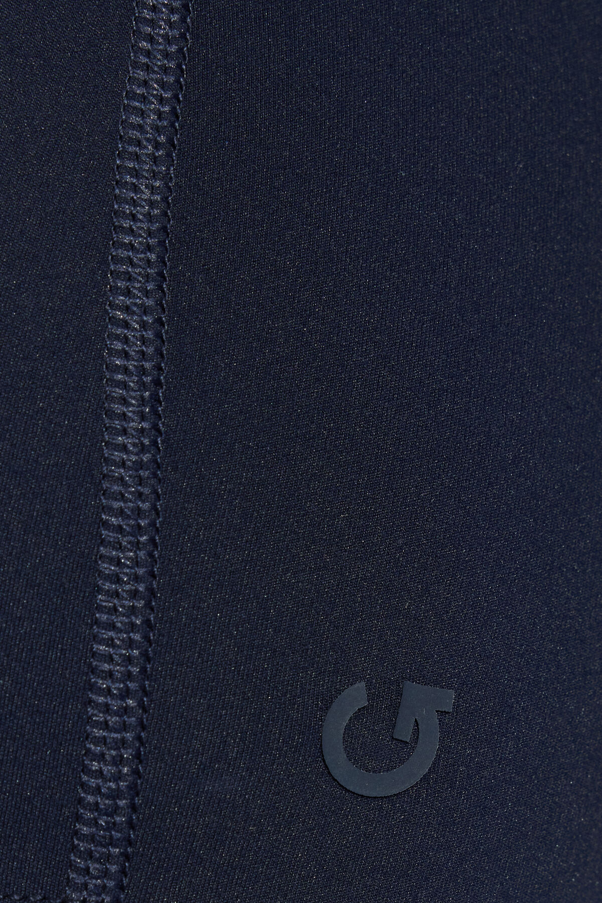 100098759_06G_alt4_1920x2880