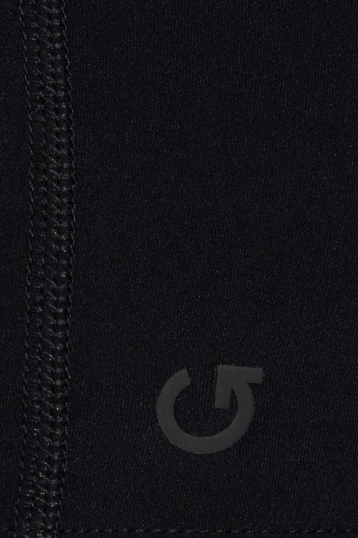 100098759_06V_alt4_1920x2880