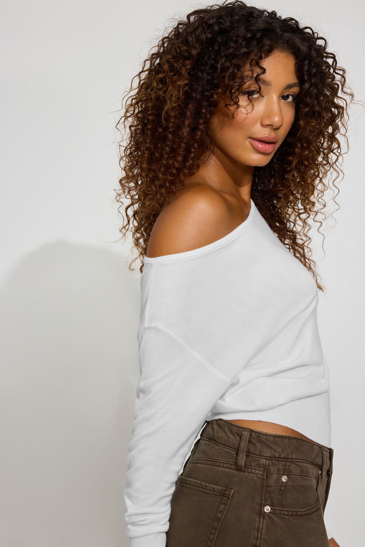 100098986_03G_alt2_1920x2880-1