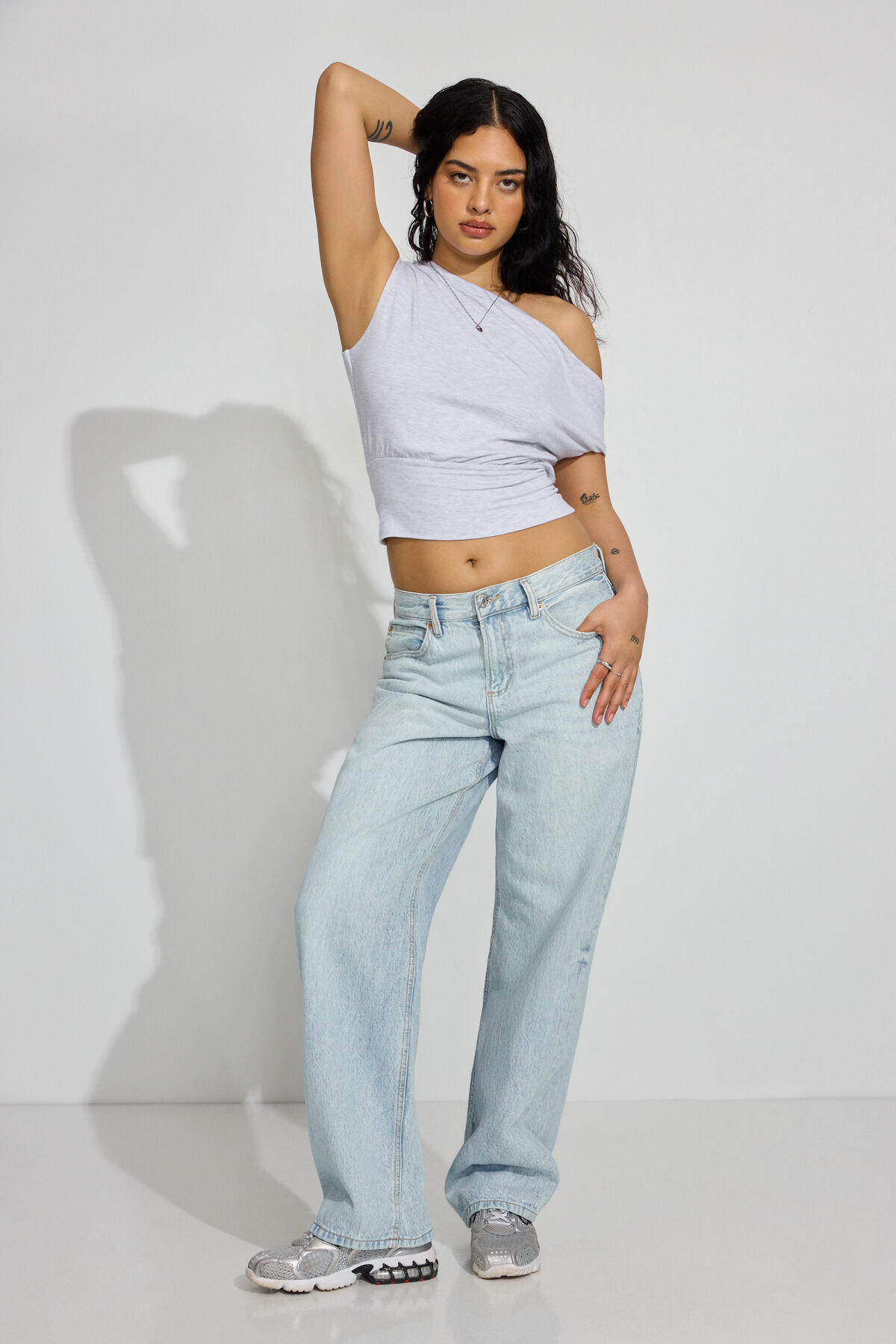 100099998_69I_alt1_1920x2880-1