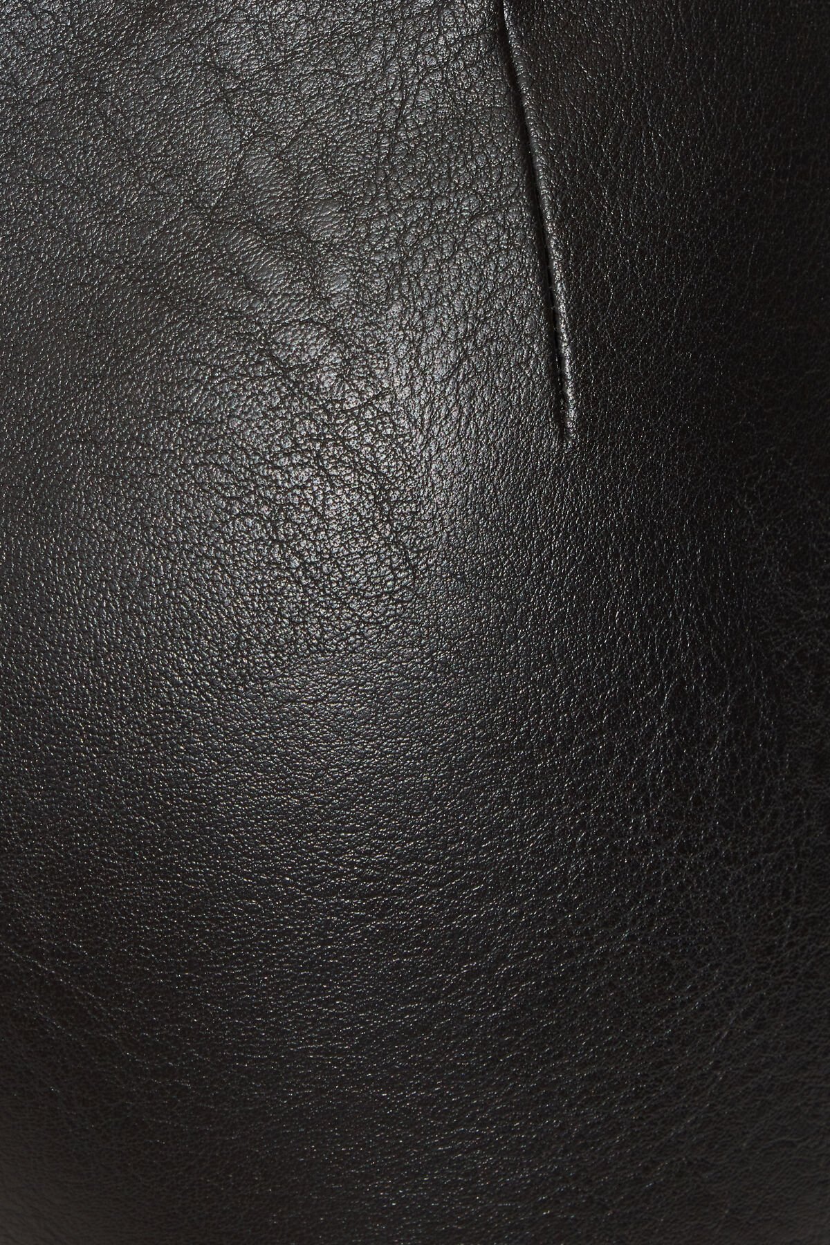 100101686_06V_alt3_1920x2880-6